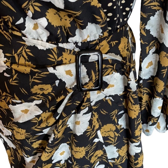 Sugarlips Dress - Picture 6 of 7